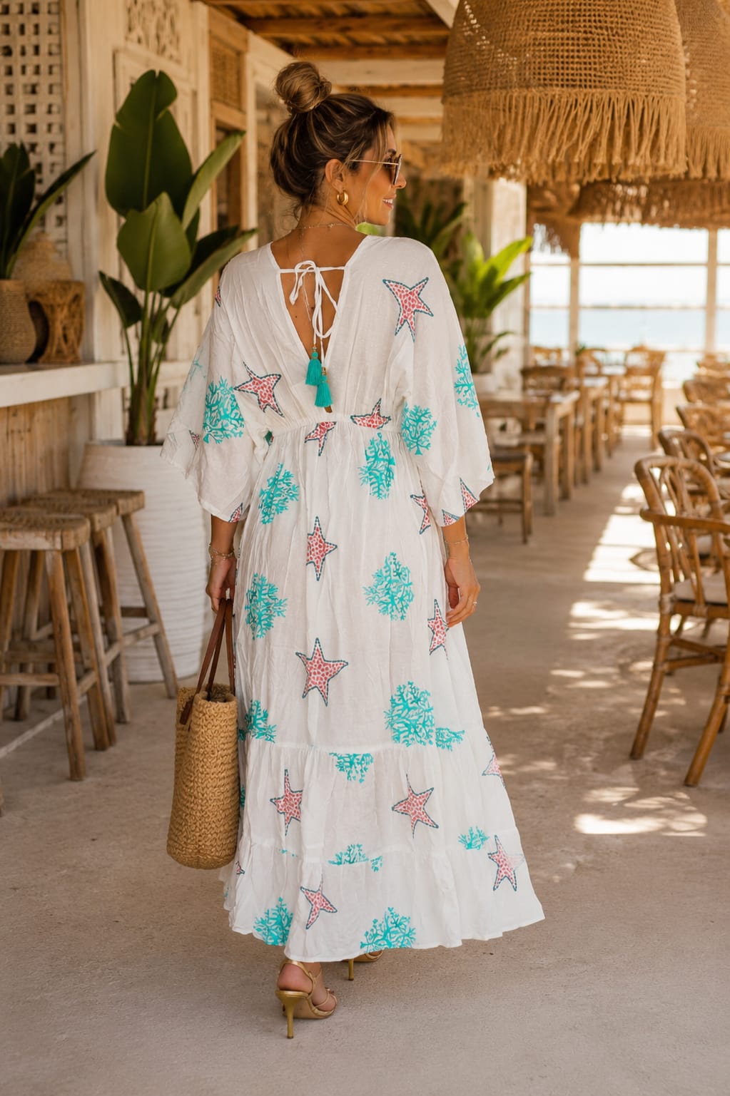 Vestido Mediterráneo. Blanco, Turquesa y Agua Coral.