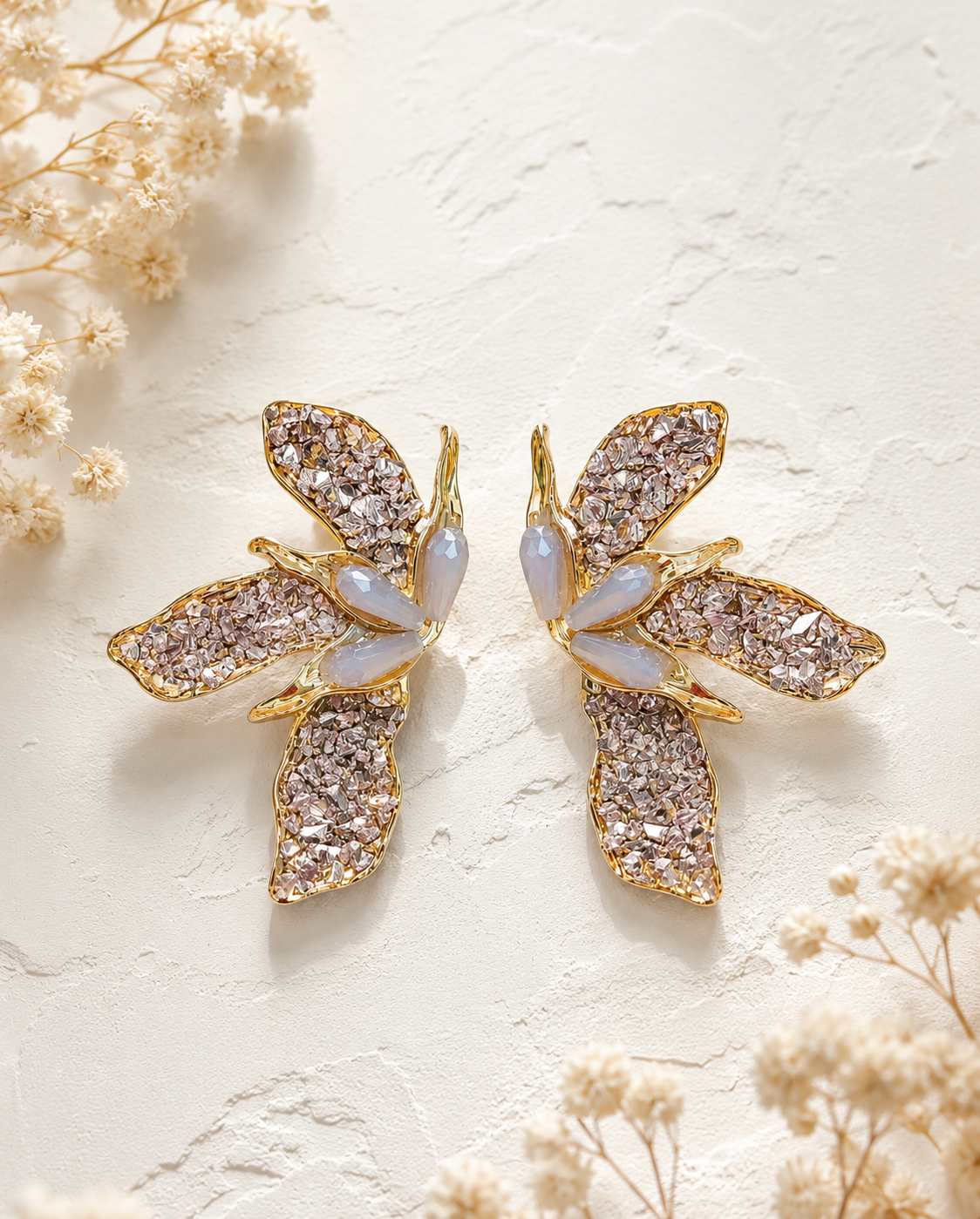 Pendientes Ibis. Blanco y Dorado.