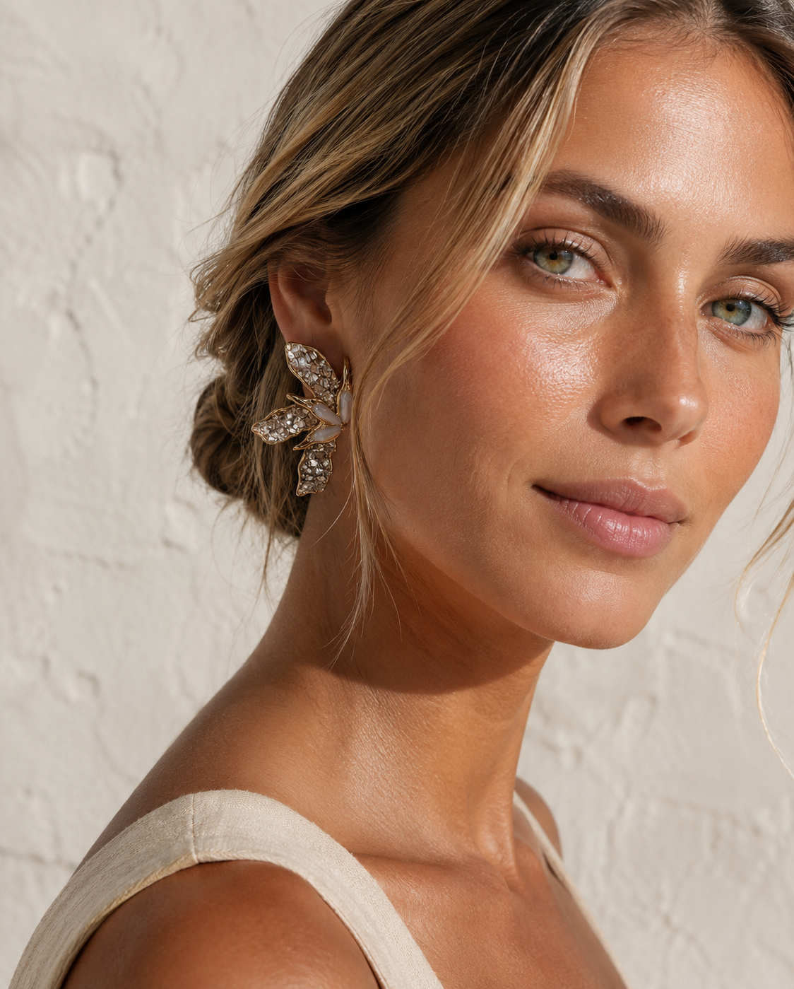 Pendientes Ibis. Blanco y Dorado.